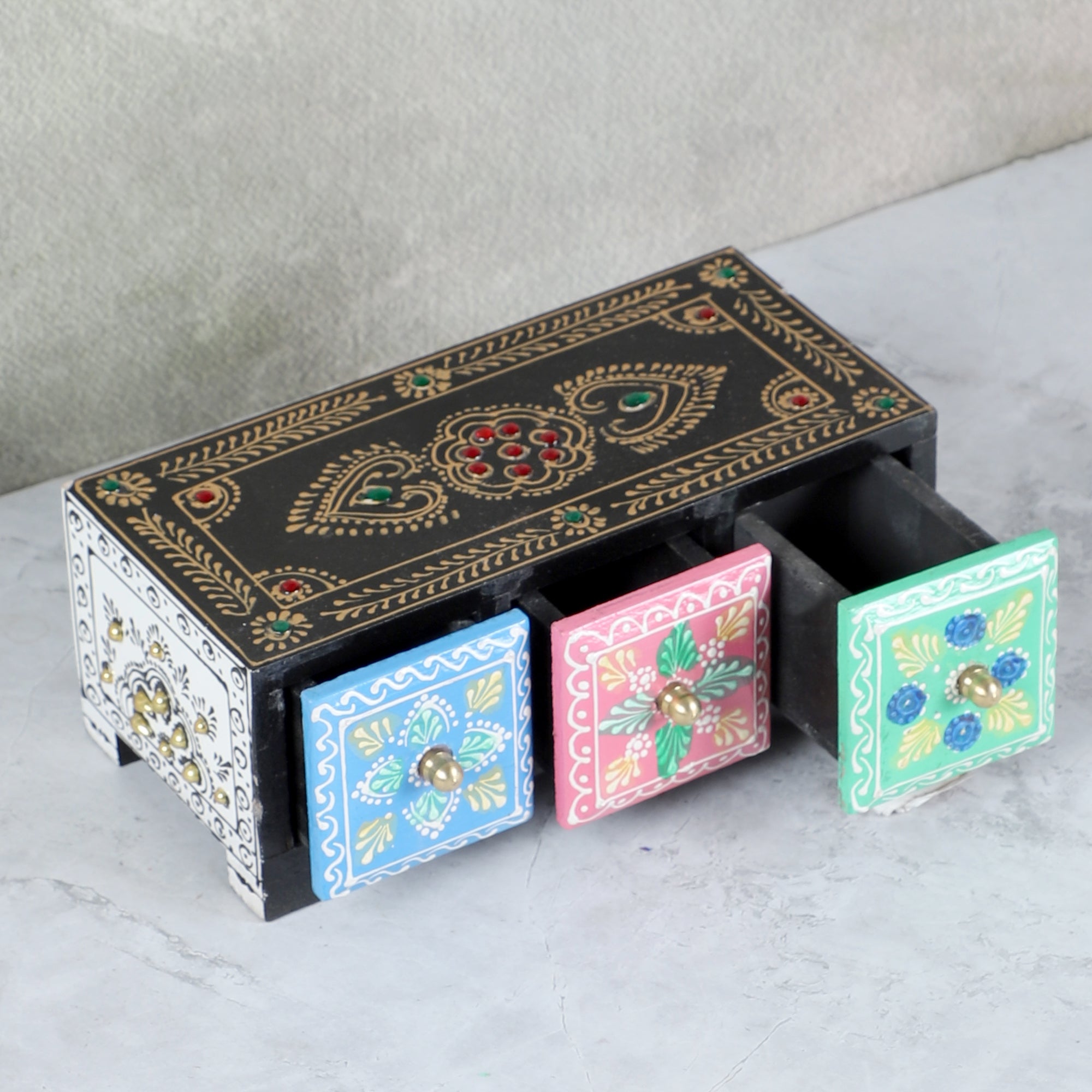 Buy Iavanya Handpainted Jewellery Organizer Jewelbox from Vaaree