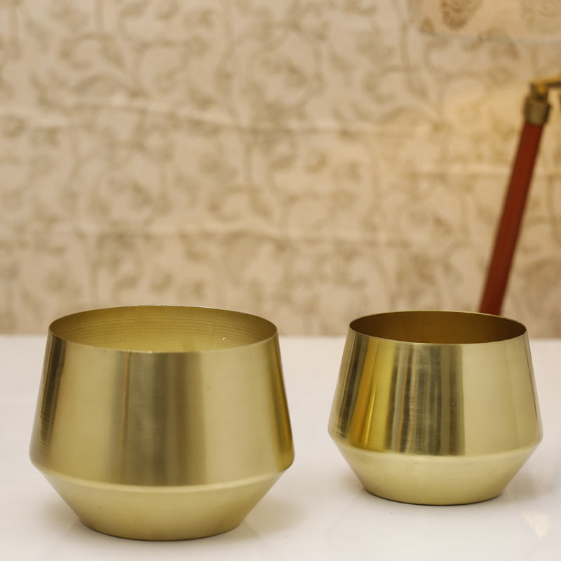 Buy Simone Oak Planter (Gold) - Set Of Two Pots & Planters from Vaaree