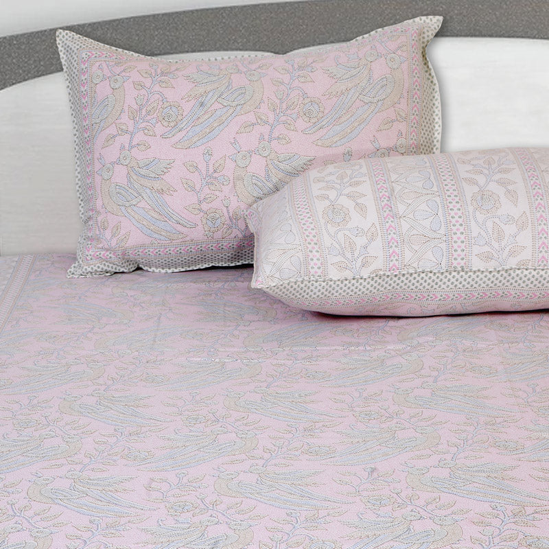 Buy Irava Floral Bedsheet - Pink Bedsheets from Vaaree