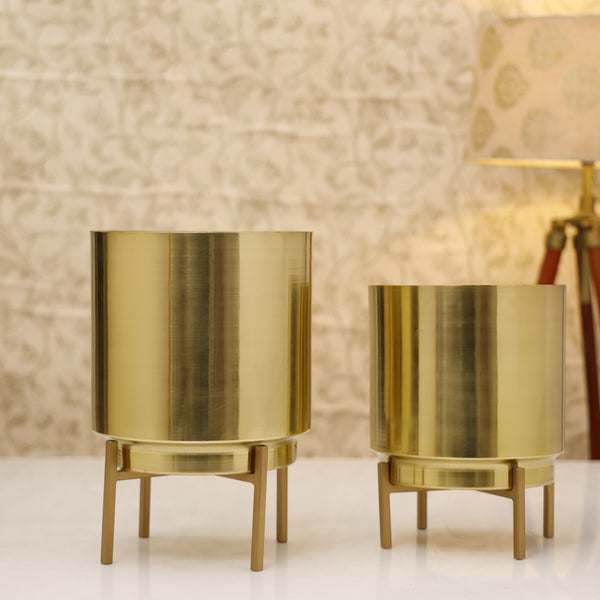 Buy Vida Ember Planter (Gold) - Set Of Two Pots & Planters from Vaaree