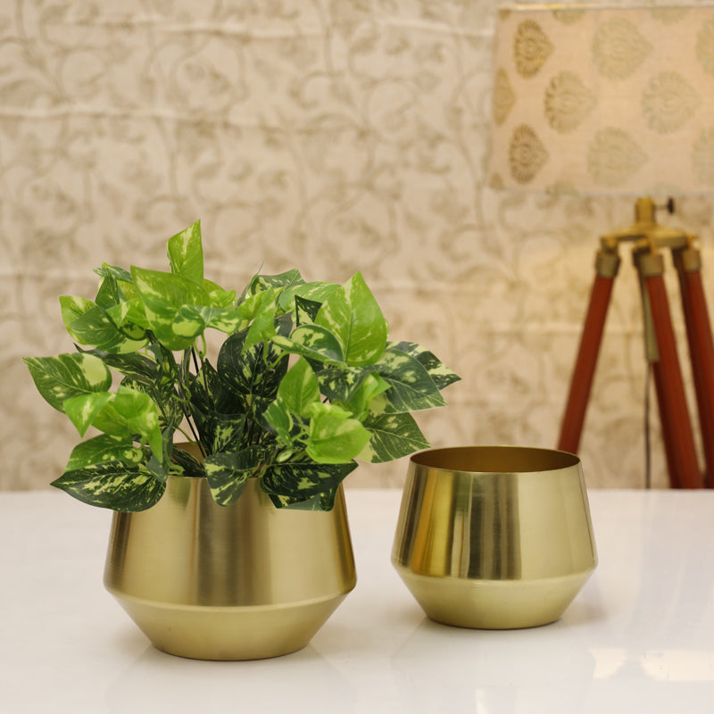 Buy Simone Oak Planter (Gold) - Set Of Two Pots & Planters from Vaaree