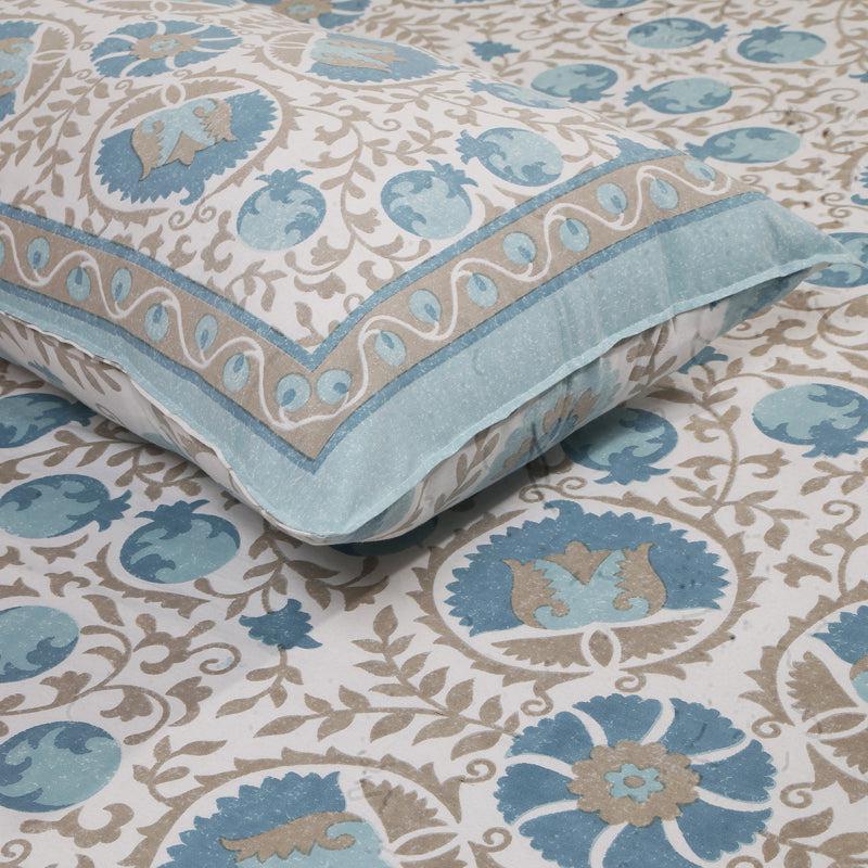 Buy Hazel Floral Bedsheet - Blue Bedsheets from Vaaree