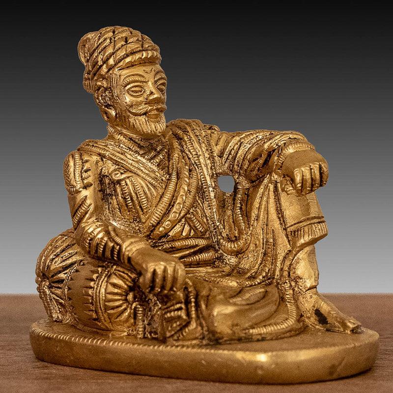 Buy Shri Chhatrapati Shivaji Maharaj Showpiece Showpiece from Vaaree