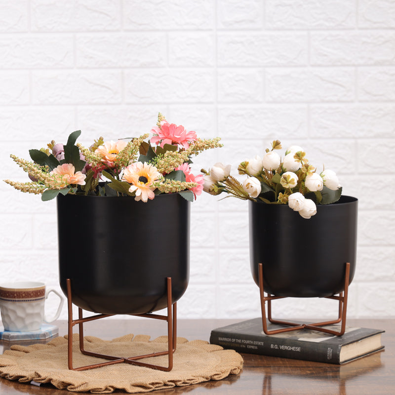 Buy Zeren Olive Hammered Planter (Black) - Set Of Two Pots & Planters from Vaaree