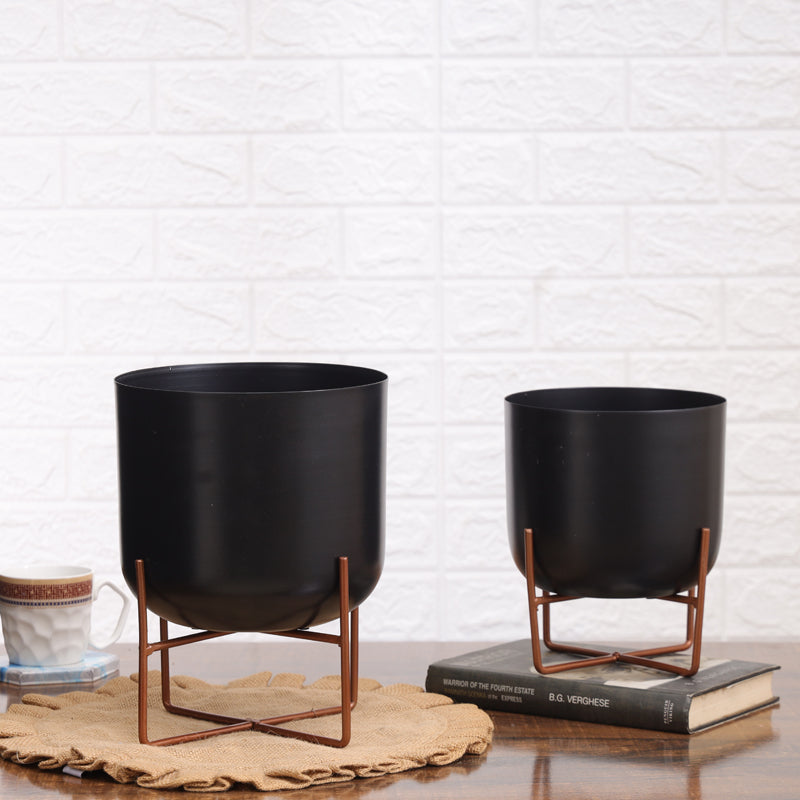 Buy Zeren Olive Hammered Planter (Black) - Set Of Two Pots & Planters from Vaaree