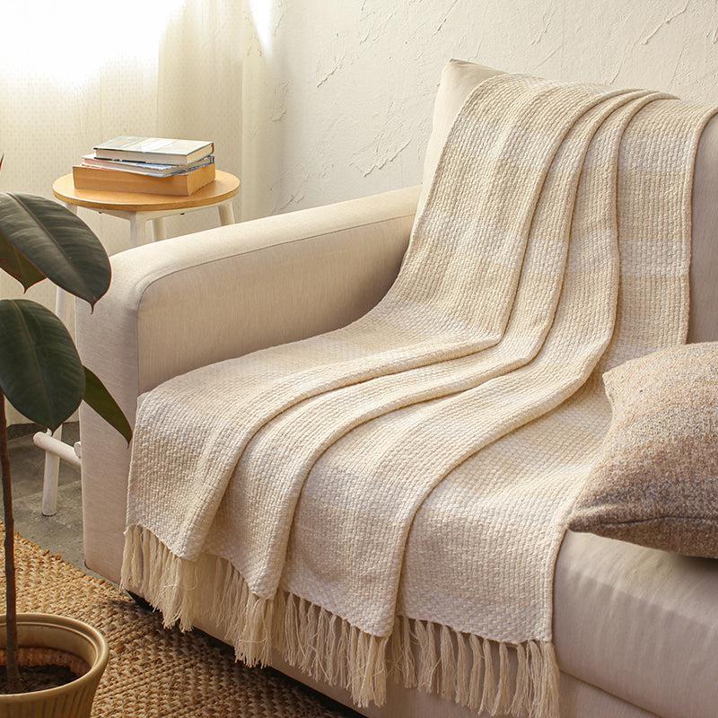 Buy Aegona Cotton Throw Throws from Vaaree