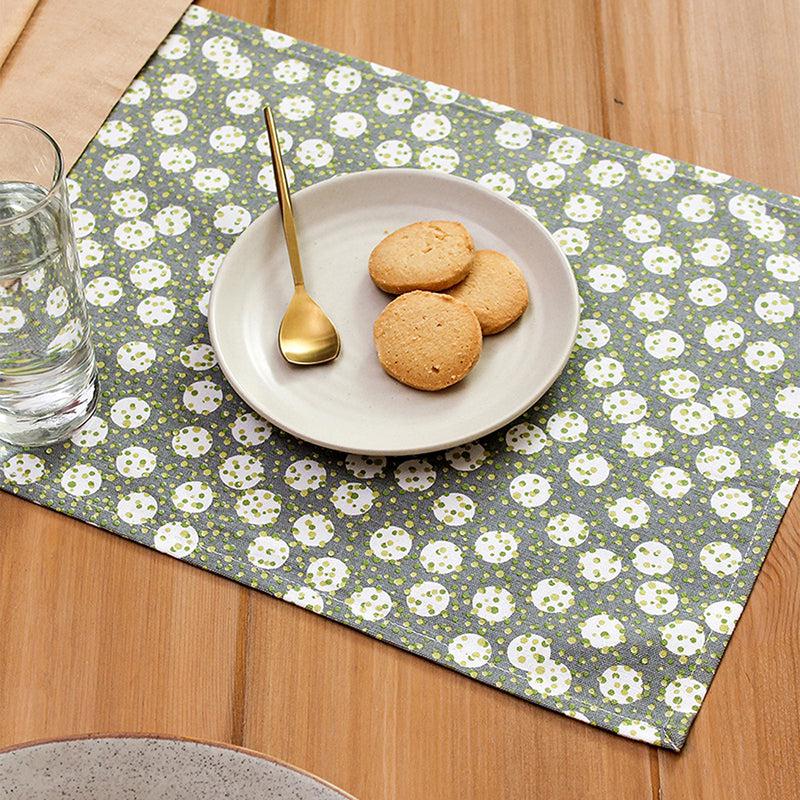 Buy Anuswara Placemat (Green) - Set Of Two Table Mats from Vaaree