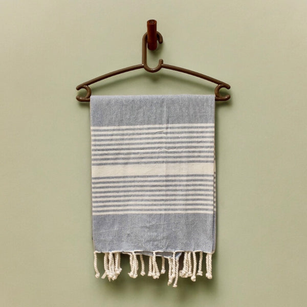 Buy Darsha Bath Towel - Blue Bath Towels from Vaaree