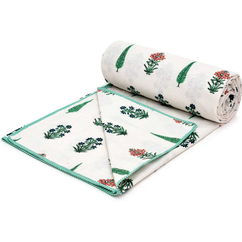 Buy Yajna Floral Reversible Dohar - Green & White Dohars from Vaaree