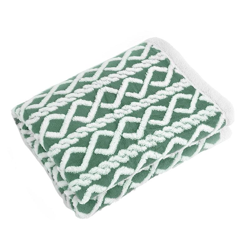 Buy Oriella Geomatric Blanket - Green Blankets from Vaaree