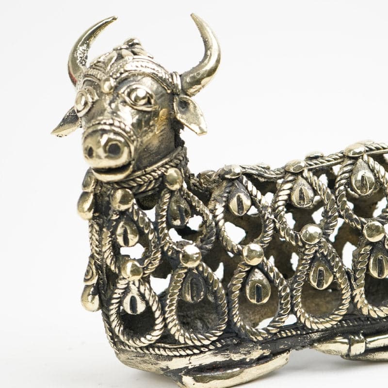 Buy Holu Jaali Nandi Idol Showpieces from Vaaree