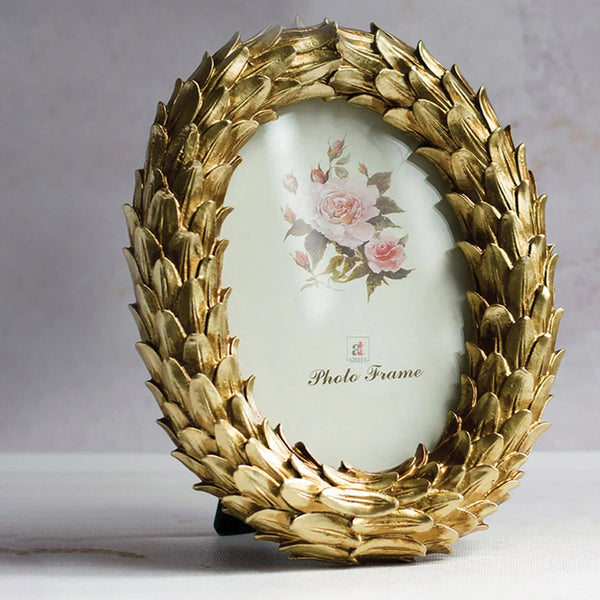 Buy Flora Garland Photo Frame Photo Frames from Vaaree