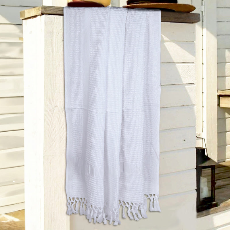 Buy Avera Bath Towel - White Bath Towels from Vaaree