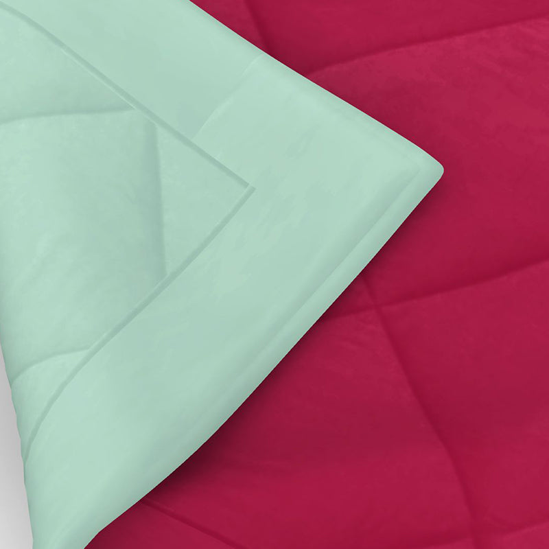 Buy Hiera Reversible Comforter - Red & Green Comforters & AC Quilts from Vaaree