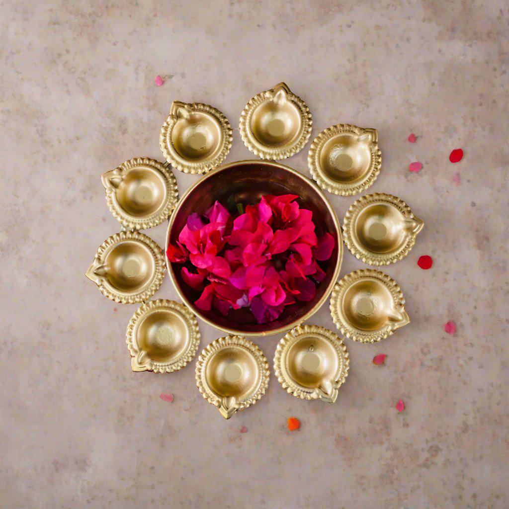 Buy Kumuda Urli With Diya Urli from Vaaree