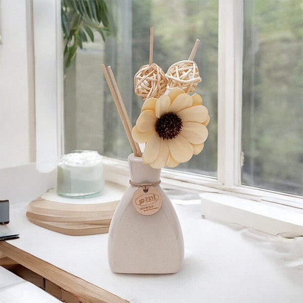 Buy Stiya Air Reed Diffuser Diffuser from Vaaree