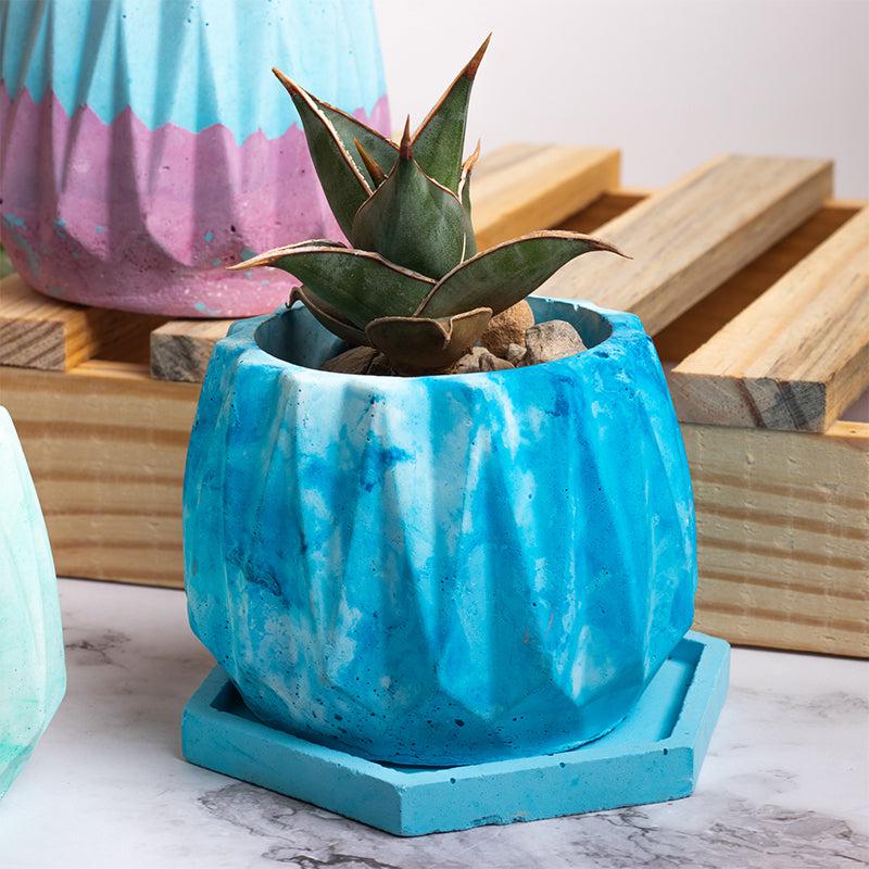 Buy Drovo Round Planter Pots & Planters from Vaaree