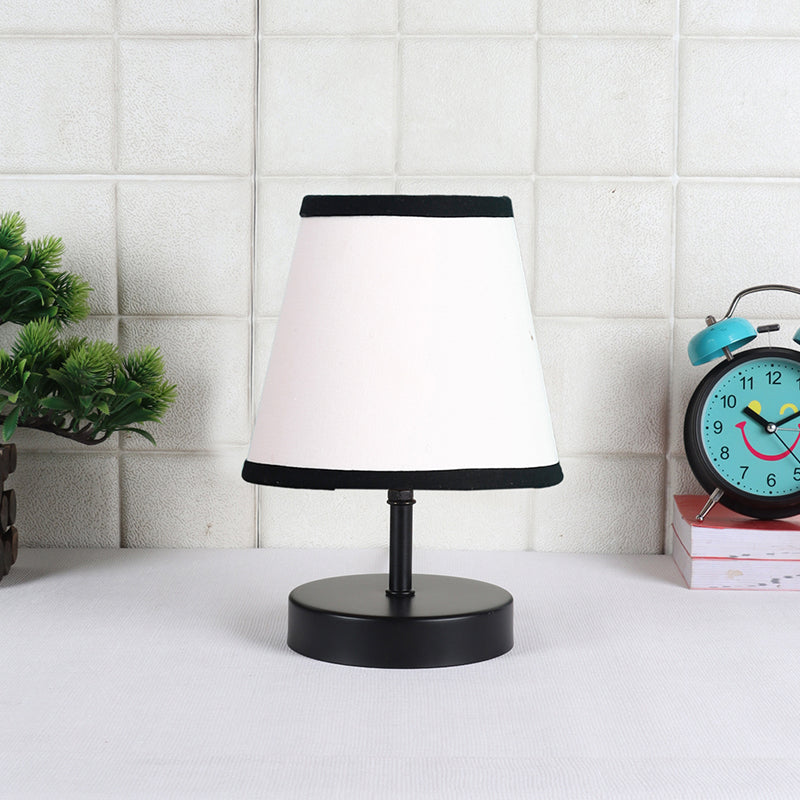 Table Lamp - Otravo Table Lamp - White