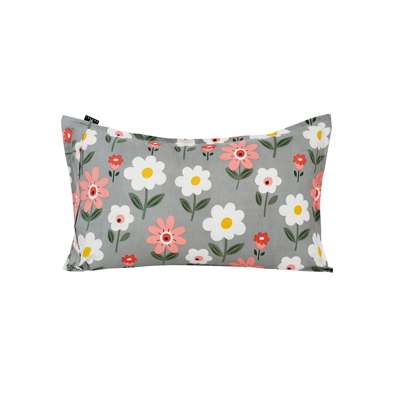 Buy Daisy Love Pillow Cover - Set Of Two Pillow Covers from Vaaree