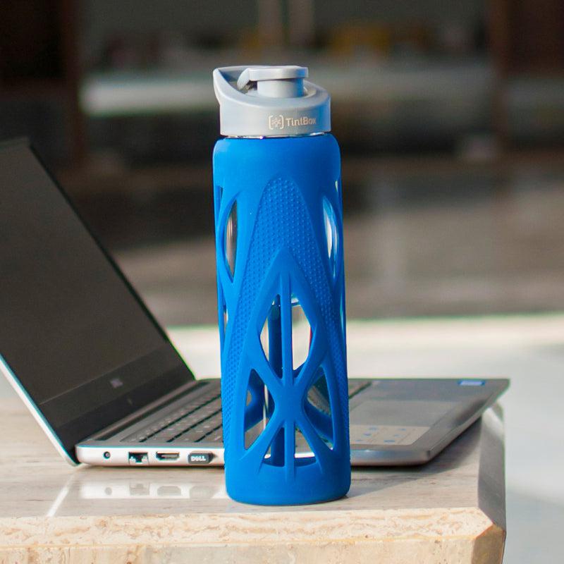 Buy Wego Glass Bottle With Silicon Sleeve (750 ML) - Blue Bottle from Vaaree