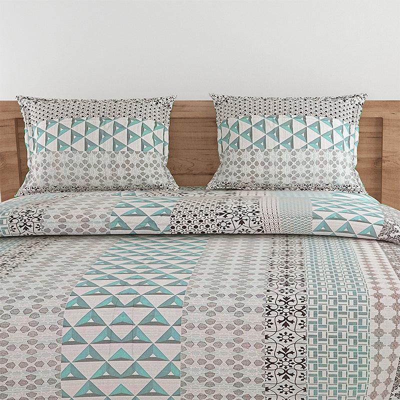 Buy Ara Geometric Bedding Set Bedding Set from Vaaree