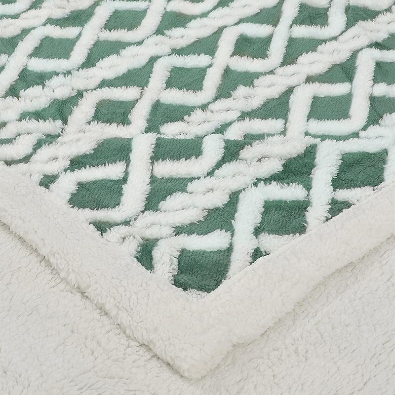 Buy Oriella Geomatric Blanket - Green Blankets from Vaaree