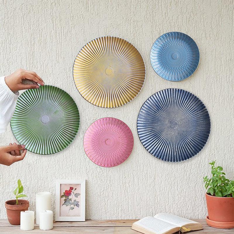 Buy Carina Orbit Wall Accent (Multicolor) - Set Of Five Wall Accents from Vaaree