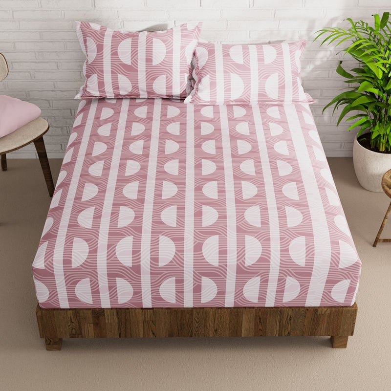 Buy Nigel Geometric Bedsheet - Pink Bedsheets from Vaaree