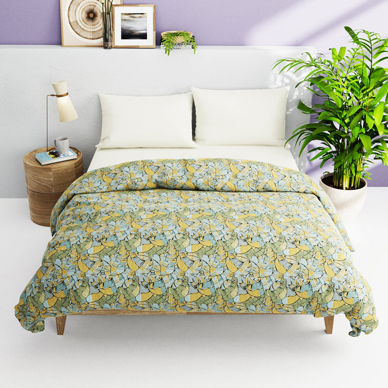 Buy Isella Abstract Comforter Comforters & AC Quilts from Vaaree