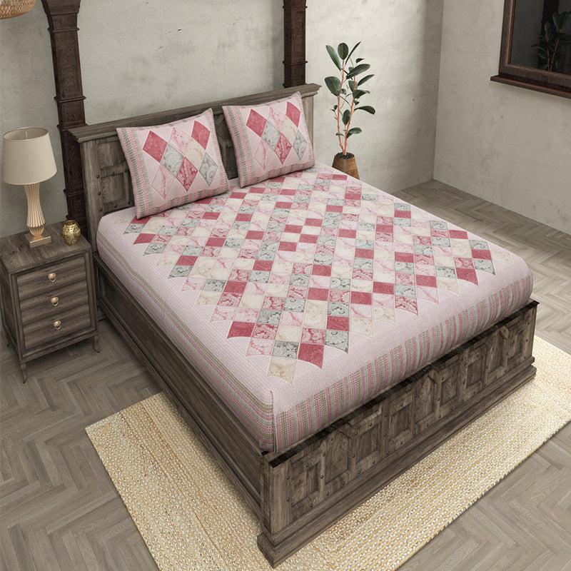 Buy Mateo Geomatric Bedsheet - Pink Bedsheets from Vaaree