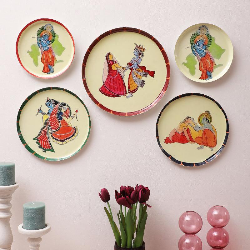 Buy Radhey Krishna Metal Wall Plate - Set Of Five Wall Plates from Vaaree