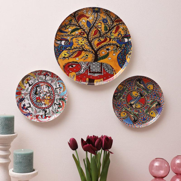 Buy Mural Minara Wall Plate - Set Of Three Wall Plates from Vaaree