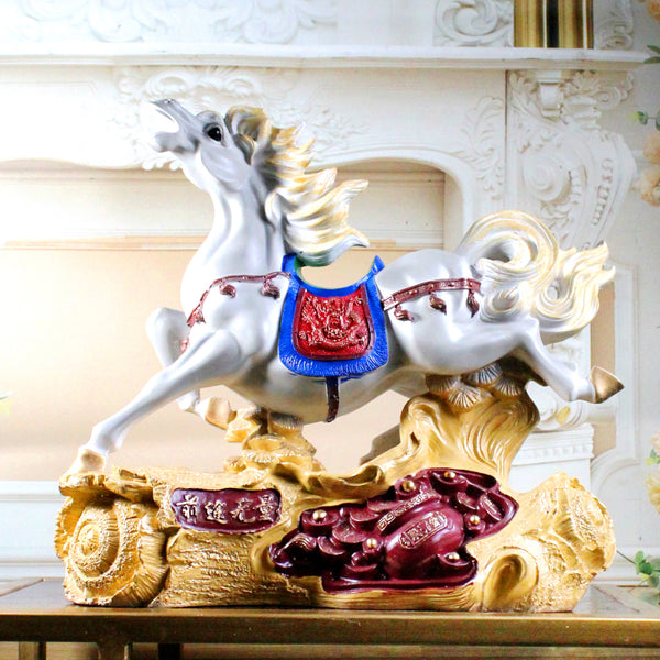 Showpieces - Stallion Chariot Showpiece - Gold & White