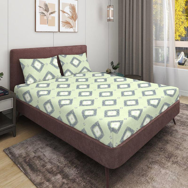 Buy Srajeeta Geometric Bedsheet - Green Bedsheets from Vaaree