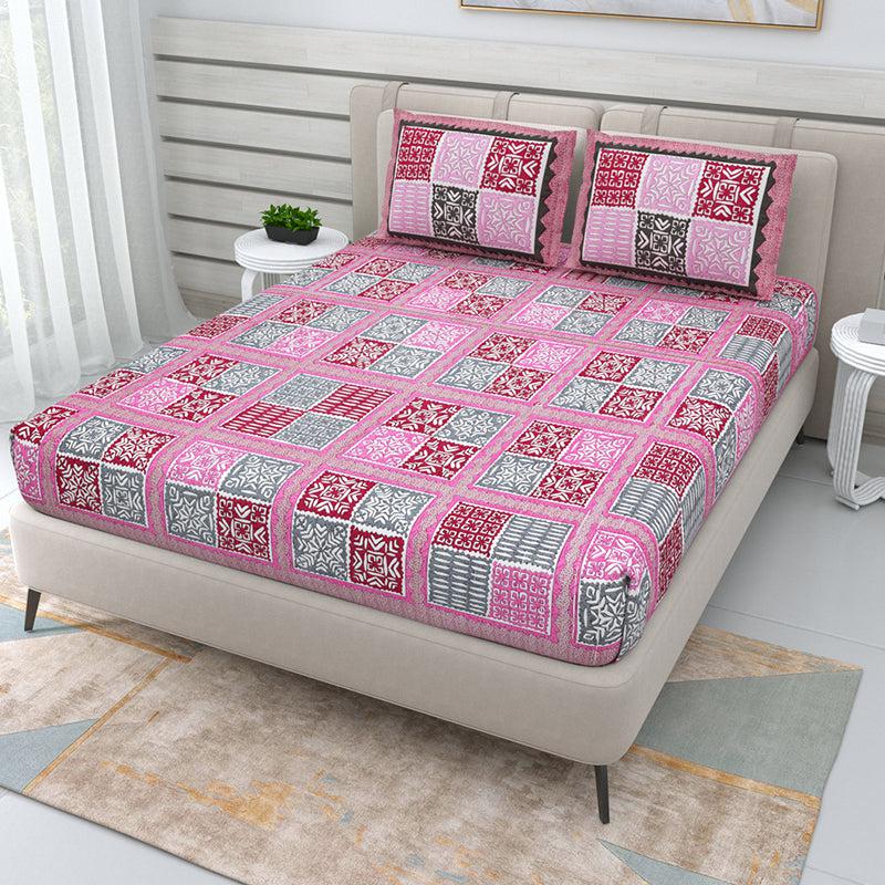 Buy Bida Geometric Bedsheet - Red & Pink Bedsheets from Vaaree