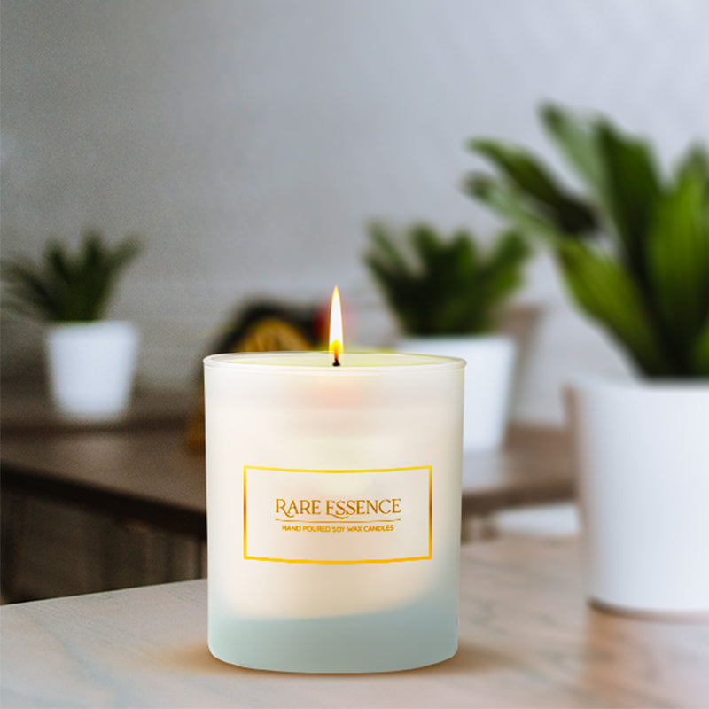 Buy Cecily Jar Candle - Floral Notes Candles from Vaaree