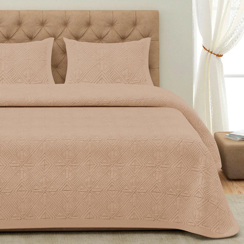 Buy Dvija Quilted Bedcover - Beige Bedcovers from Vaaree