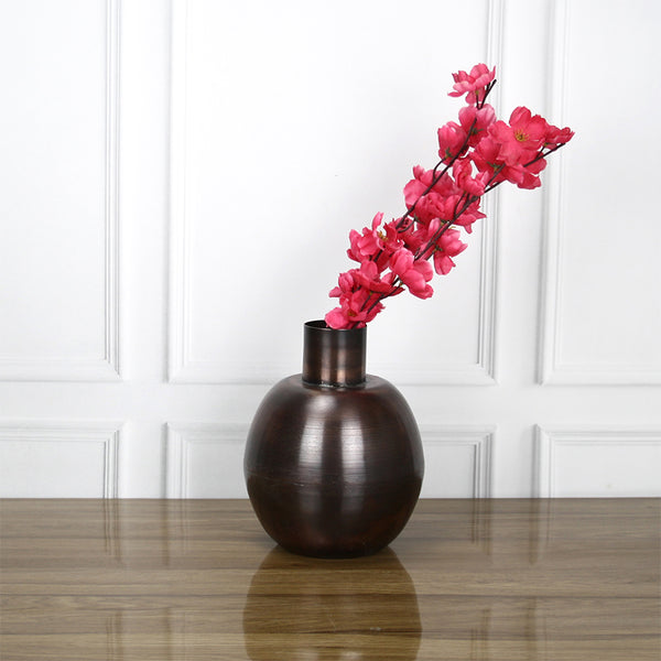 Buy Recco Metal Vase Vase from Vaaree