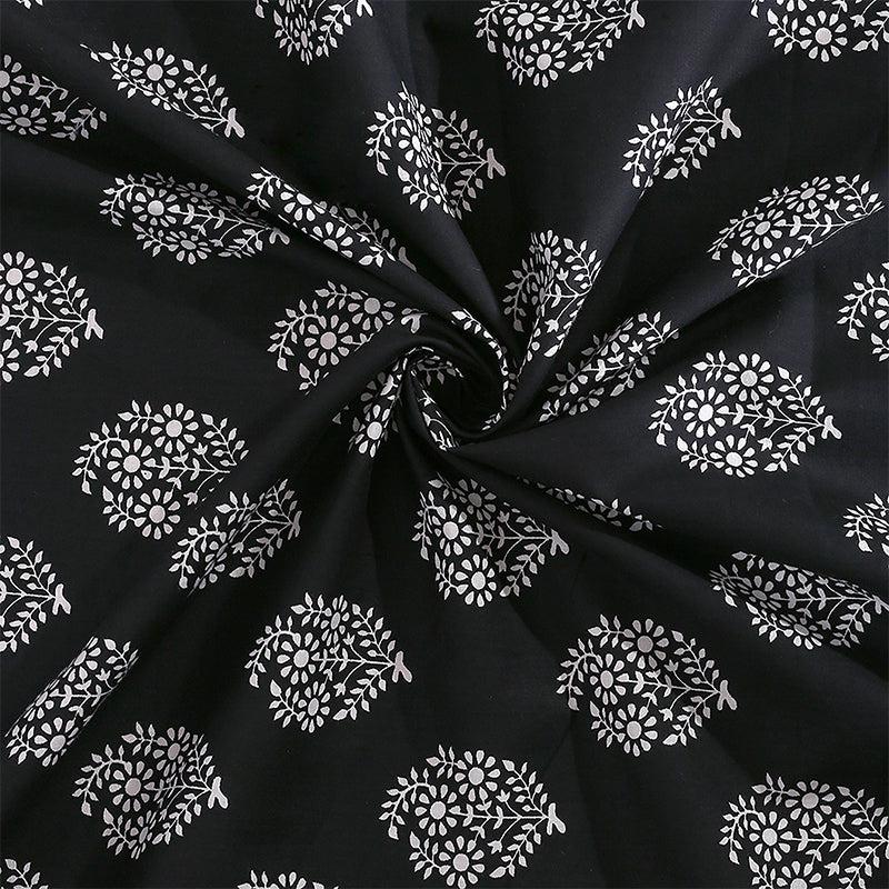 Buy Dama Ethnic Bedding Set - Black & White Bedding Set from Vaaree