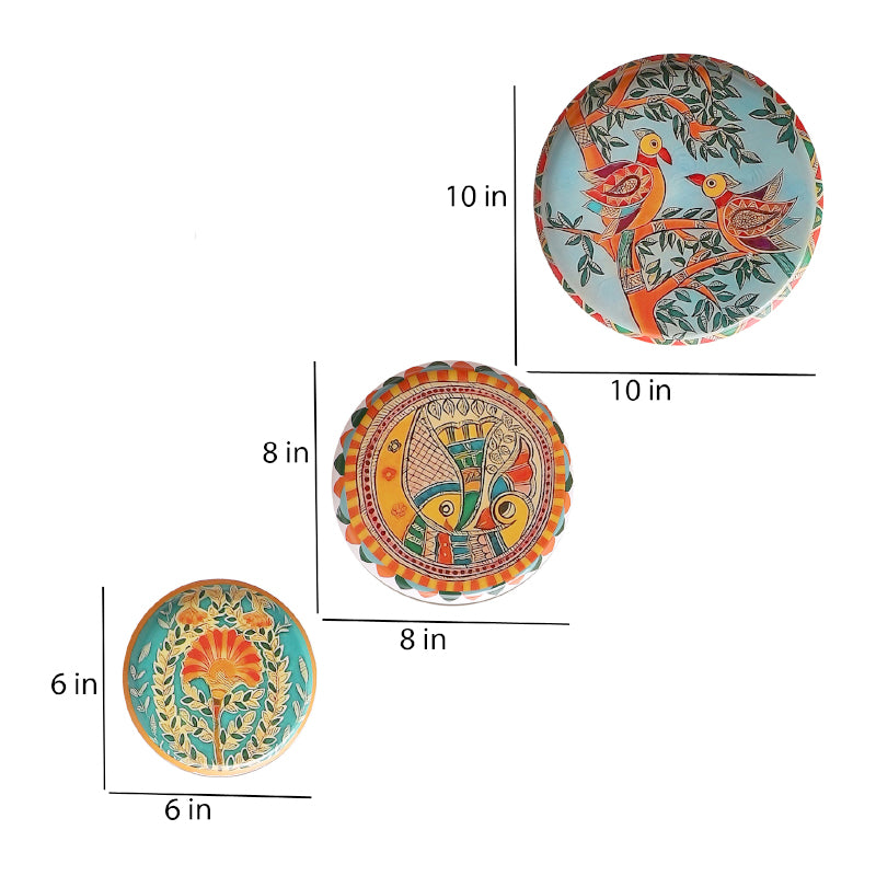 Buy Mural Bageecha Wall Plate - Set Of Five Wall Plates from Vaaree