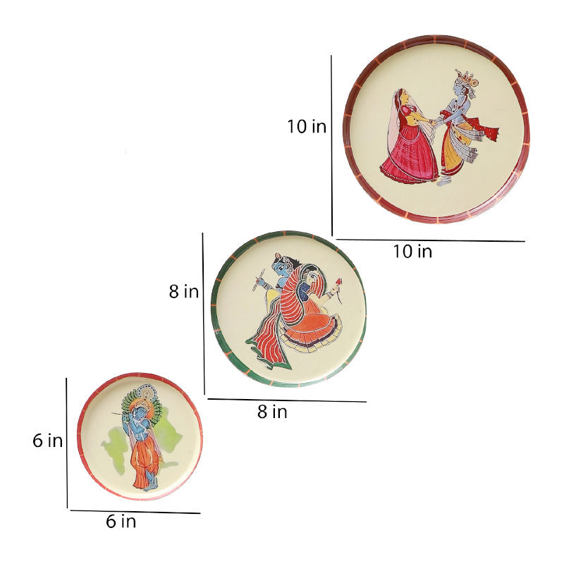 Buy Radhey Krishna Metal Wall Plate - Set Of Five Wall Plates from Vaaree