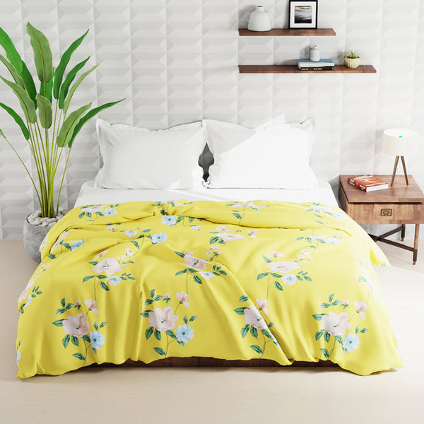 Buy Hali Floral Comforter Comforters & AC Quilts from Vaaree