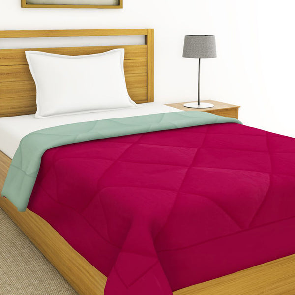 Buy Hiera Reversible Comforter - Red & Green Comforters & AC Quilts from Vaaree