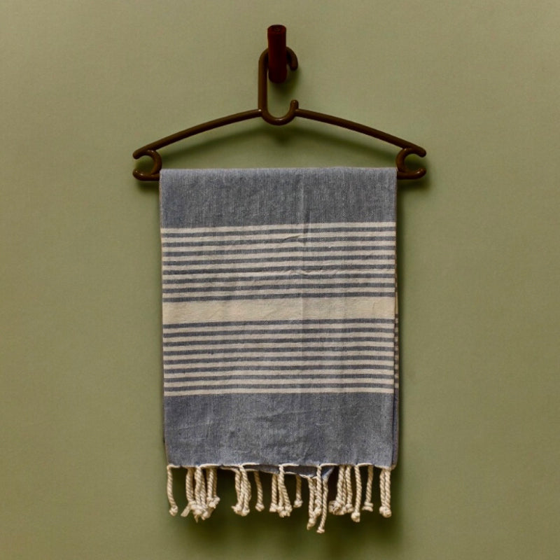 Buy Rodgo Bath Towel - Blue Bath Towels from Vaaree