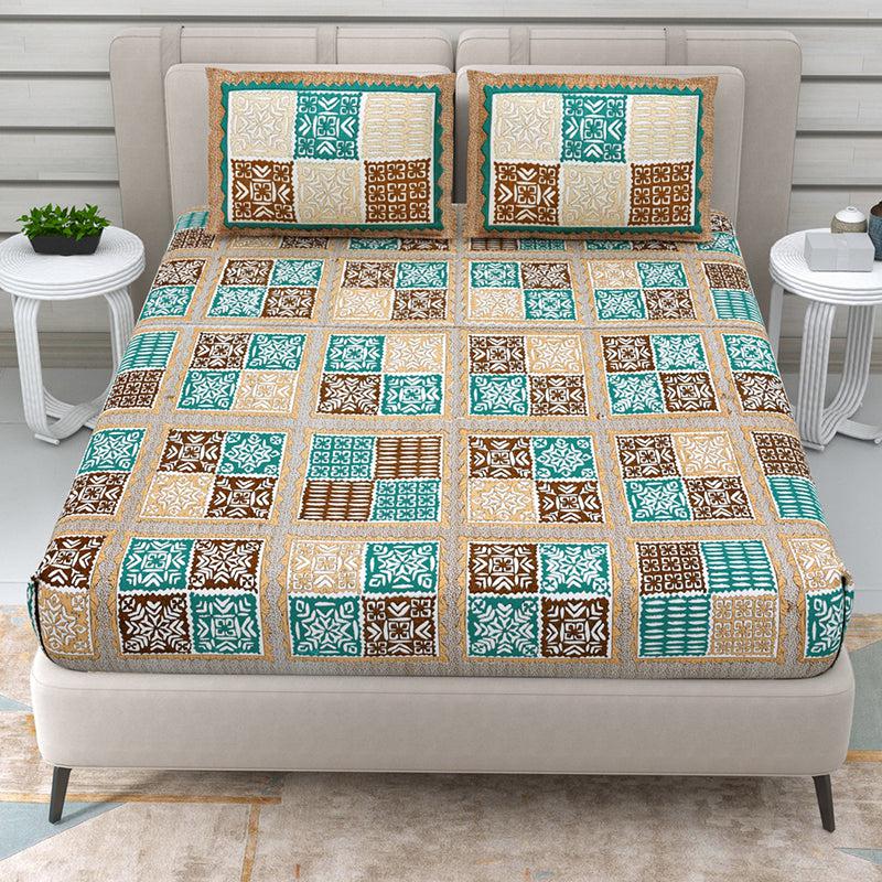 Buy Bida Geometric Bedsheet - Green & Beige Bedsheets from Vaaree