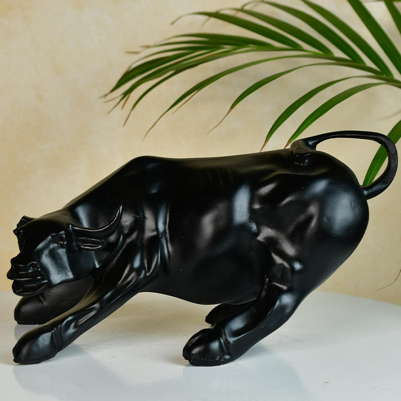 Buy Charging Bull Showpiece Showpieces from Vaaree