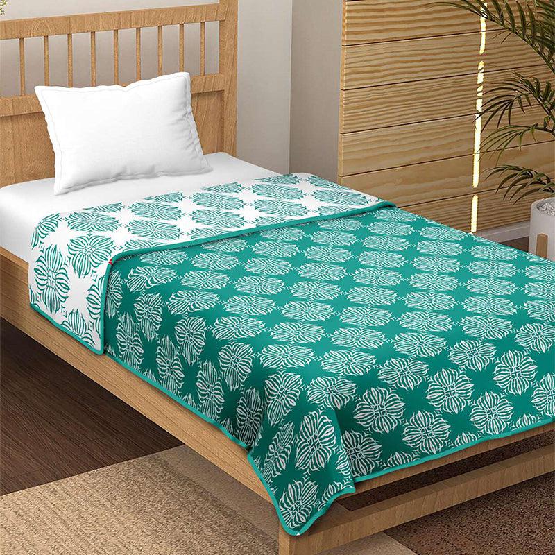 Buy Jaamni Reversible Dohar - Sea Green Dohars from Vaaree