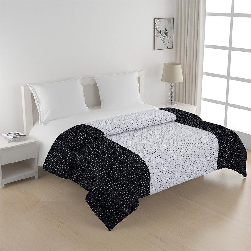 Buy Cassia Nexo Bedding Set Bedding Set from Vaaree