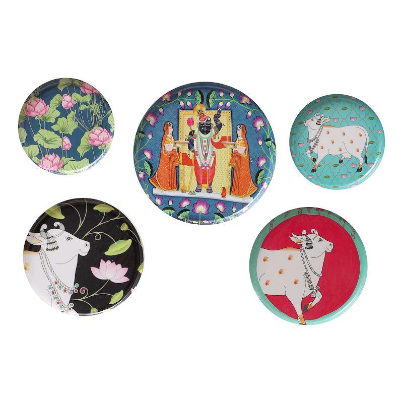 Buy Nandi Divine Metal Wall Plate - Set Of Five Wall Plates from Vaaree