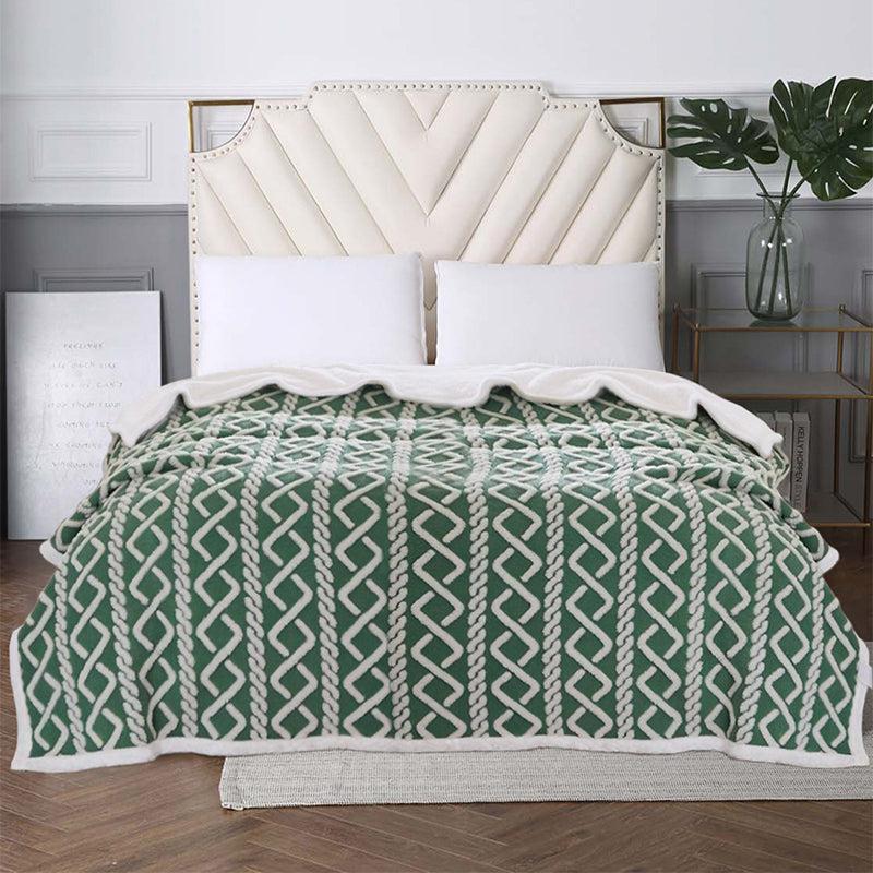 Buy Oriella Geomatric Blanket - Green Blankets from Vaaree